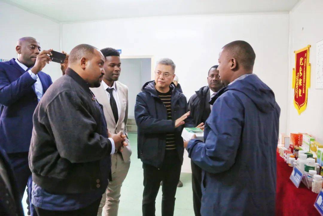 【时事尔康】坦桑尼亚投资中心主任一行莅临尔康制药考察调研