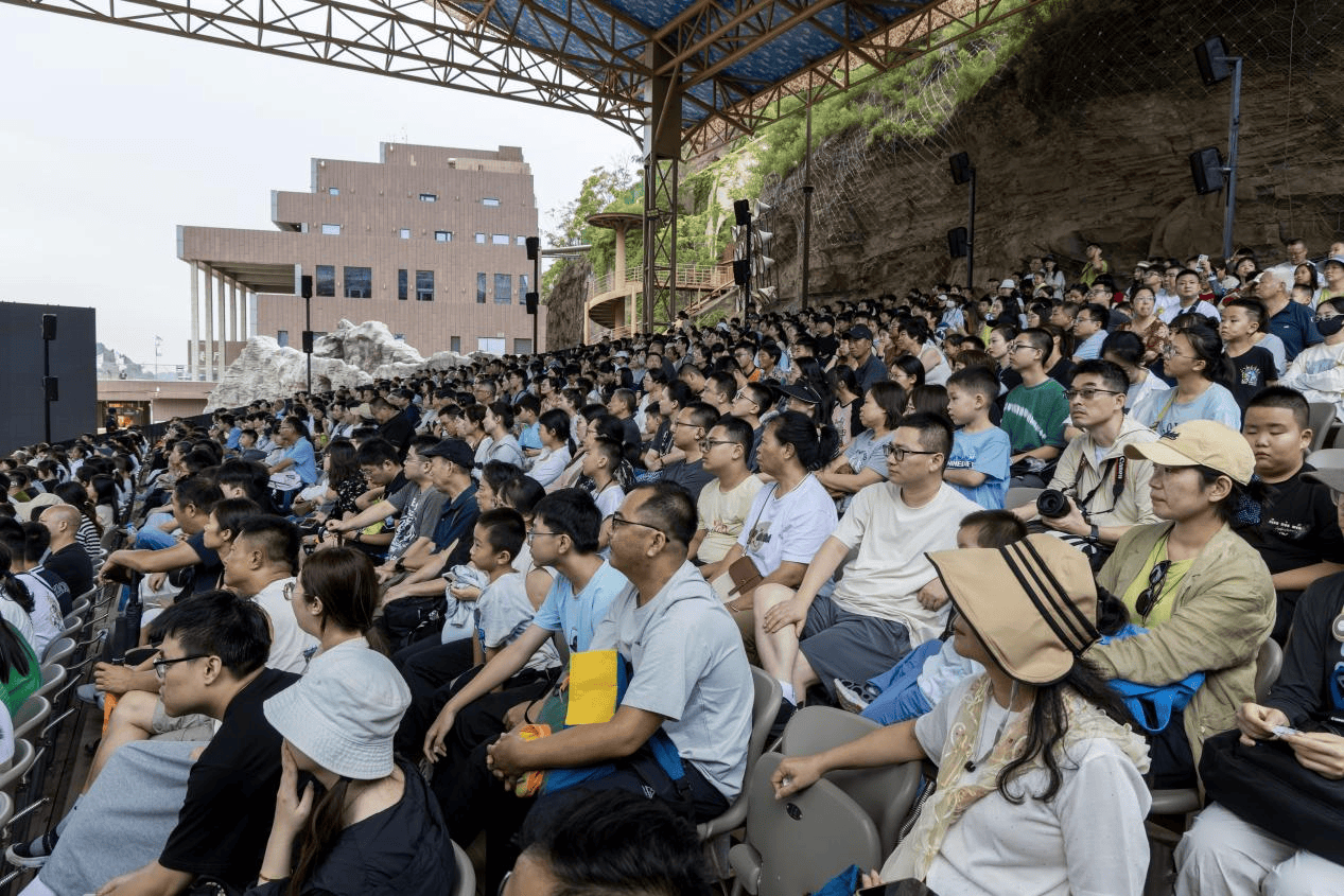 陕西壶口瀑布红色演艺掀暑期旅游热，中高考学子夏日可免费畅游
