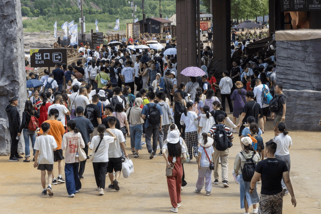 陕西壶口瀑布红色演艺掀暑期旅游热，中高考学子夏日可免费畅游
