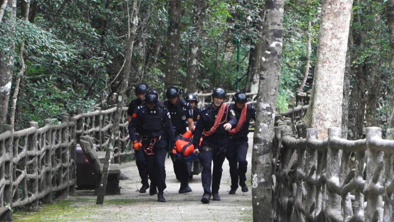 江西：特警实战大练兵 多科目演练过硬本领
