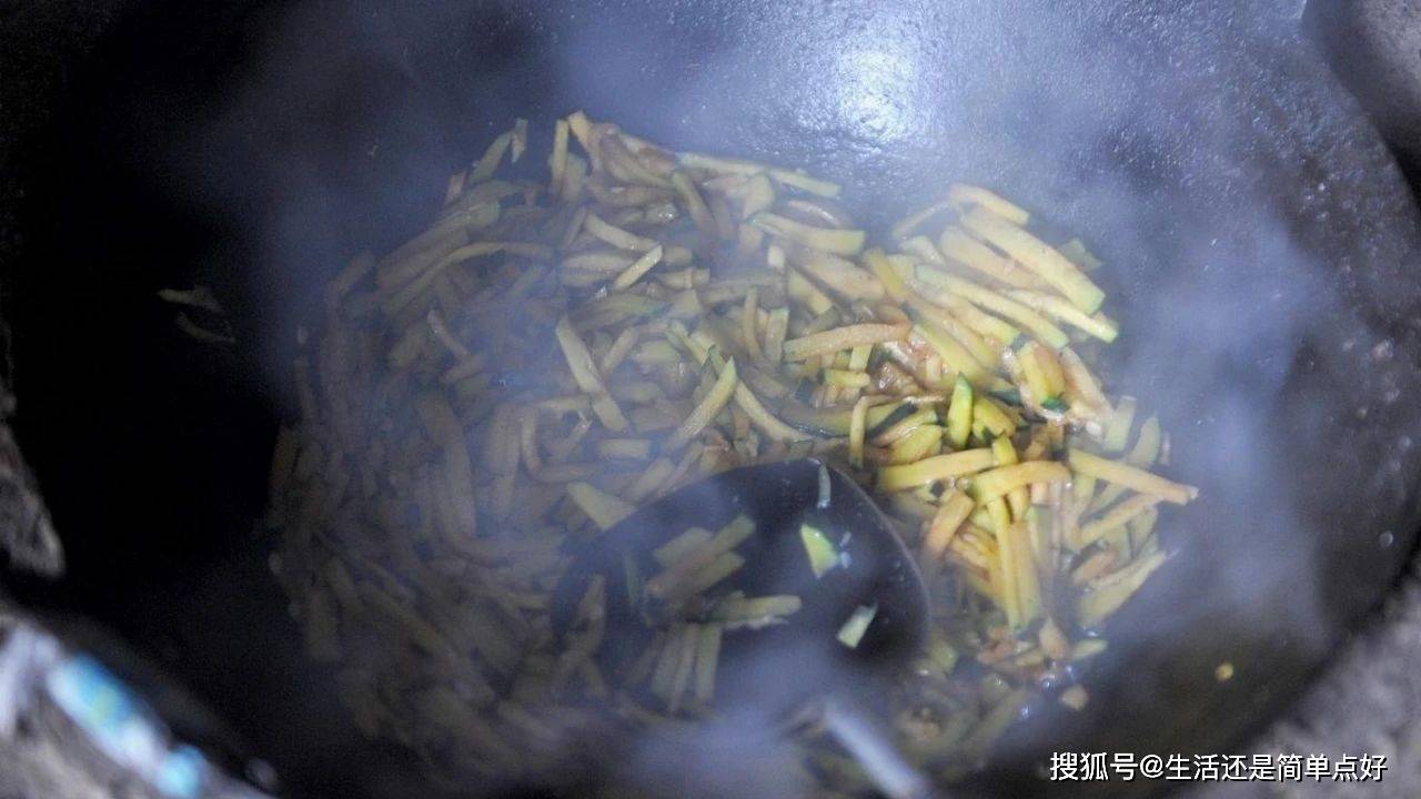 酱油并非越贵越优，专家称：瓶身带这5个字便是好酱油，涨知识啦